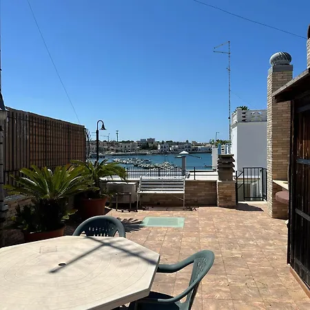 Fronte Porto Apartment *